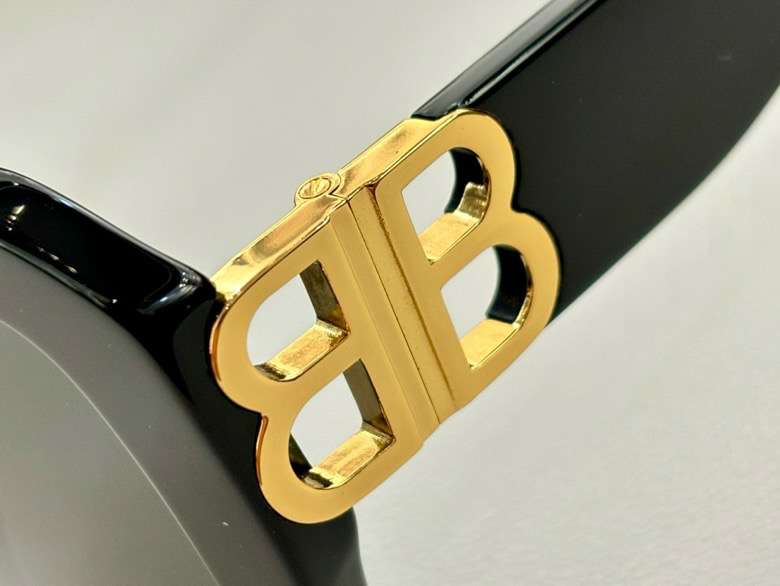 Picture of Balenciga Sunglasses _SKUfw56589172fw